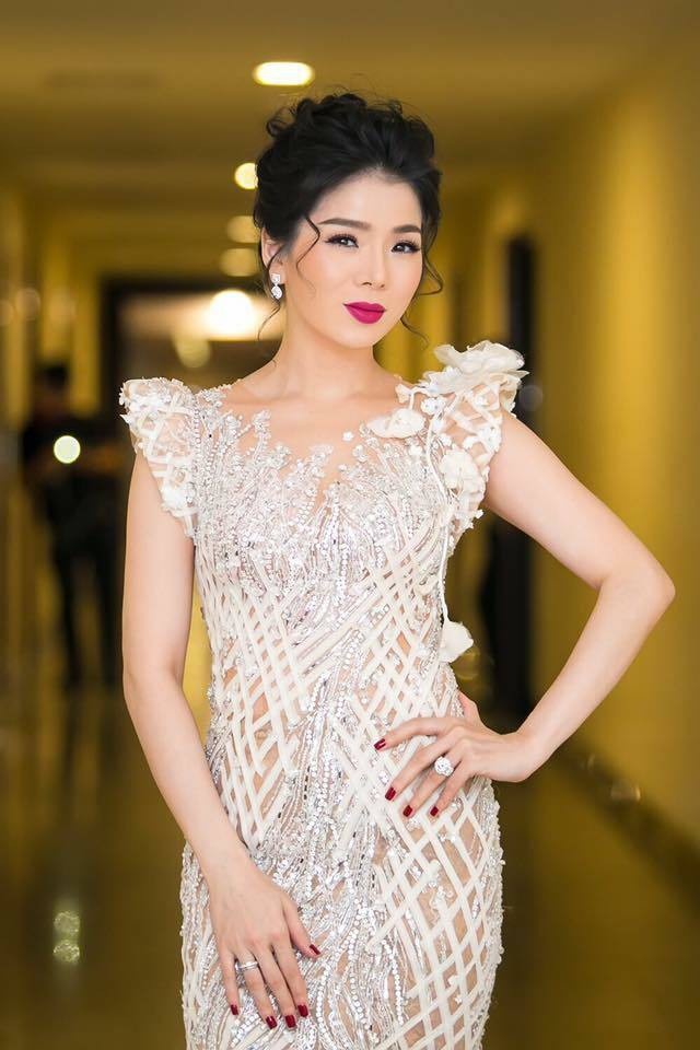 nu hoang bolero le quyen va khoi tai san khung o tuoi 38