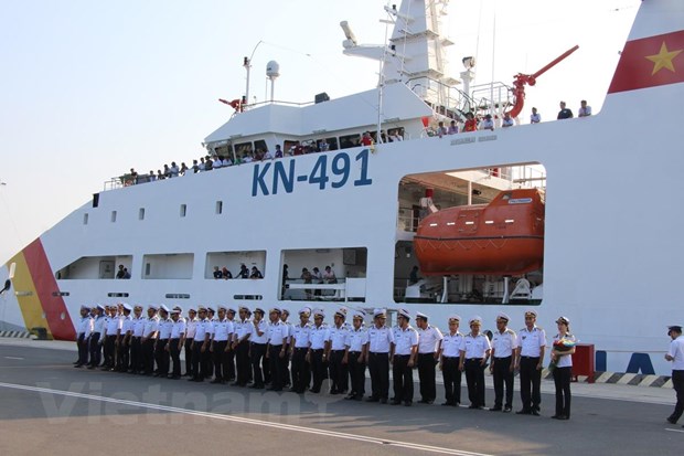 Hải trình 8 ngày vượt trùng khơi nối đất liền với biển đảo Trường Sa hai trinh 8 ngay vuot trung khoi noi dat lien voi bien dao truong sa