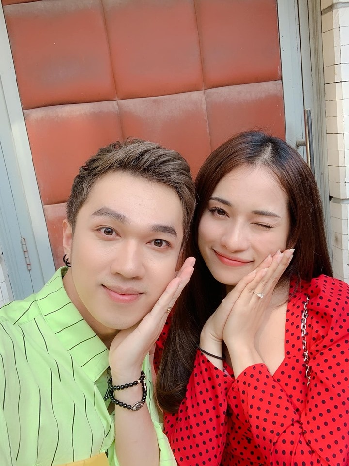 Facebook sao Việt hôm nay (18/5): Nam Thư vẫn quay "Bạn muốn hẹn hò", làm MC mai mối cho 20 cặp facebook sao viet hom nay 185 nam thu van quay ban muon hen ho lam mc mai moi cho 20 cap