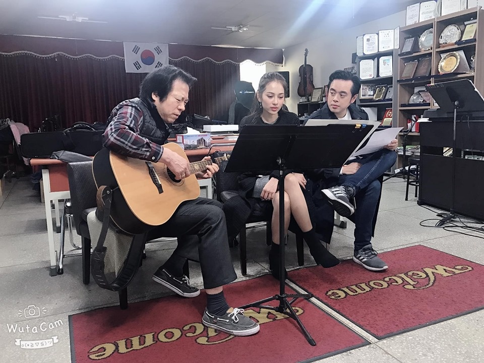 Facebook sao Việt hôm nay (18/5): Nam Thư vẫn quay "Bạn muốn hẹn hò", làm MC mai mối cho 20 cặp facebook sao viet hom nay 185 nam thu van quay ban muon hen ho lam mc mai moi cho 20 cap