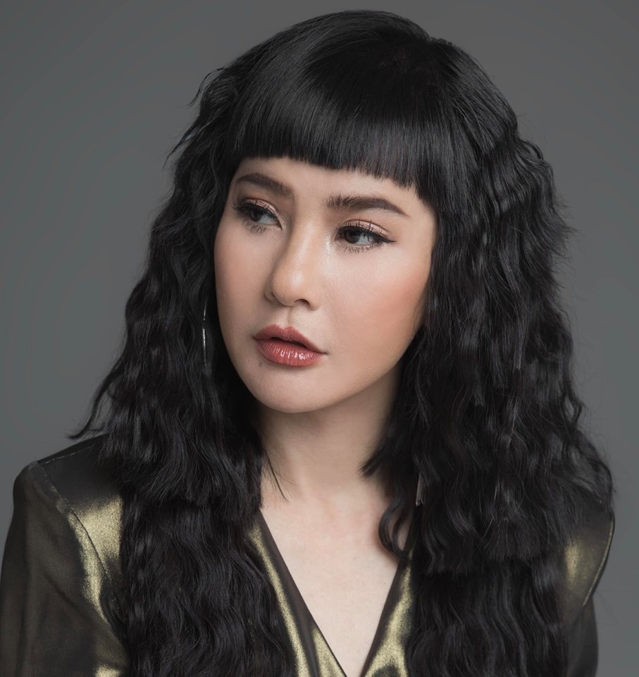 Facebook sao Việt hôm nay (18/5): Nam Thư vẫn quay "Bạn muốn hẹn hò", làm MC mai mối cho 20 cặp facebook sao viet hom nay 185 nam thu van quay ban muon hen ho lam mc mai moi cho 20 cap