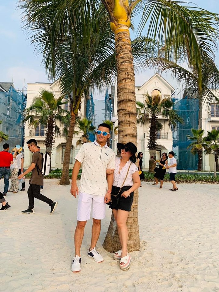 Facebook sao Việt hôm nay (27/5): Hạ Băng sinh con trai thứ 3, H'Hen Niê tay trong tay cùng "trai lạ" facebook sao viet hom nay 275 ha bang sinh con trai thu 3 hhen nie tay trong tay cung trai la