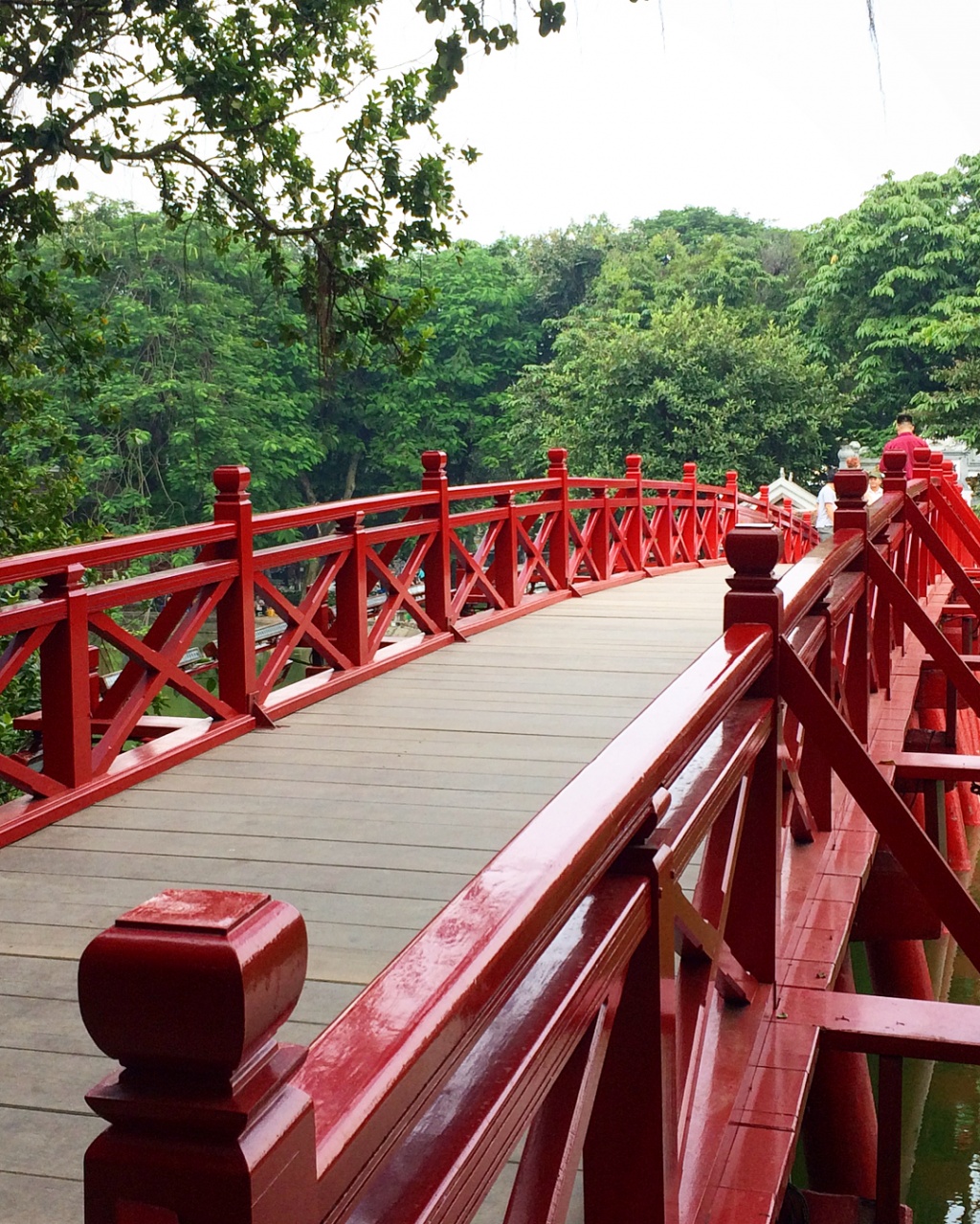 Cầu Thê Húc - Biểu tượng nét đẹp văn hóa của người Hà Thành và bí mật ít người biết đến cau the huc bieu tuong net dep van hoa cua nguoi ha thanh va bi mat it nguoi biet den