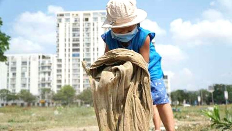 Dọn rác theo trend - nguy hiểm rình rập, lợi dụng để câu view? don rac theo trend nguy hiem rap rinh loi dung de cau view