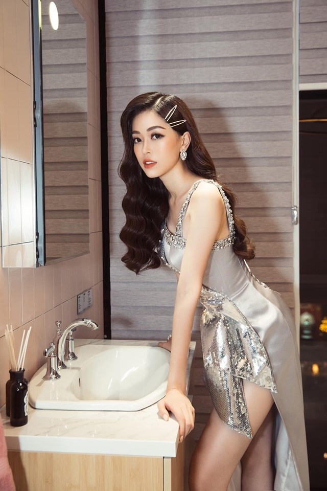 Facebook sao Việt hôm nay (10/6): Phương Trinh Jolie diện bikini khoe vẻ đẹp phồn thực, Trúc Diễm bị bệnh cường giáp facebook sao viet hom nay 106 phuong trinh jolie dien bikini khoe ve dep phon thuc truc diem bi benh cuong giap