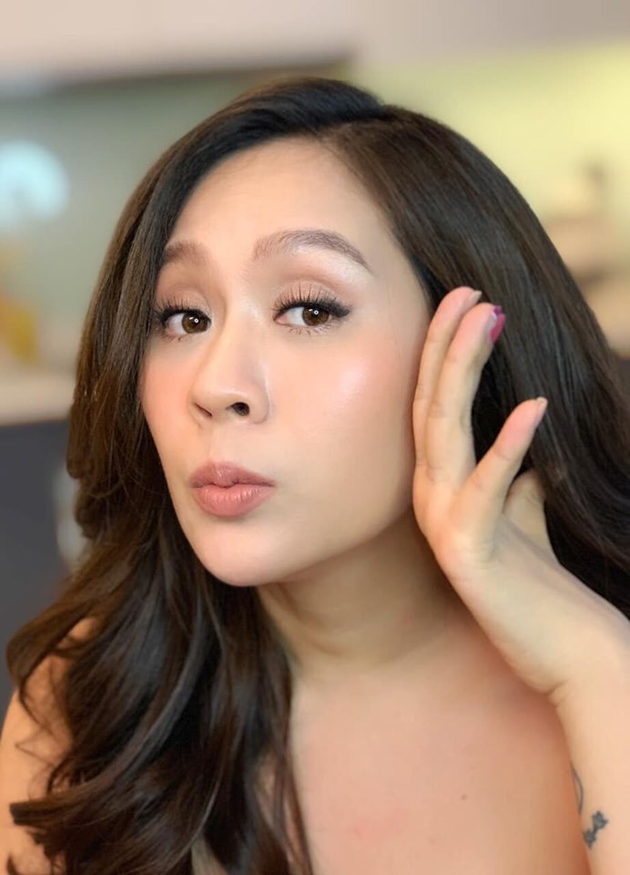 Facebook sao Việt hôm nay (17/6): Hoa hậu Phương Khánh bị "tố" nợ tiền không trả, Elly Trần "khoe thân" quá đà facebook sao viet hom nay 176 hoa hau phuong khanh bi to no tien khong tra elly tran khoe than qua da