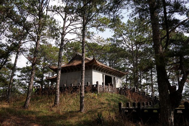 kham pha lang mo bang da xanh cua phu than nam phuong hoang hau