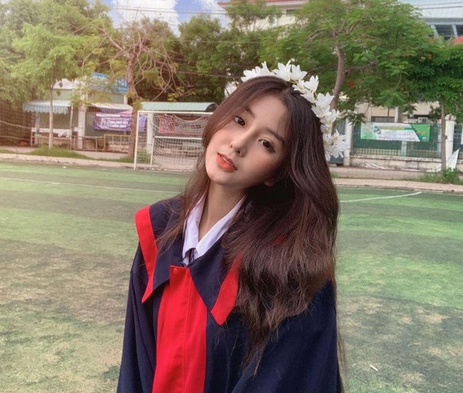 Các "hot girl" thi THPT Quốc gia 2019: Người "trúng tủ", kẻ buồn bã sau ngày thi đầu tiên cac hot girl thi thpt quoc gia 2019 nguoi trung tu ke buon ba sau ngay thi dau tien