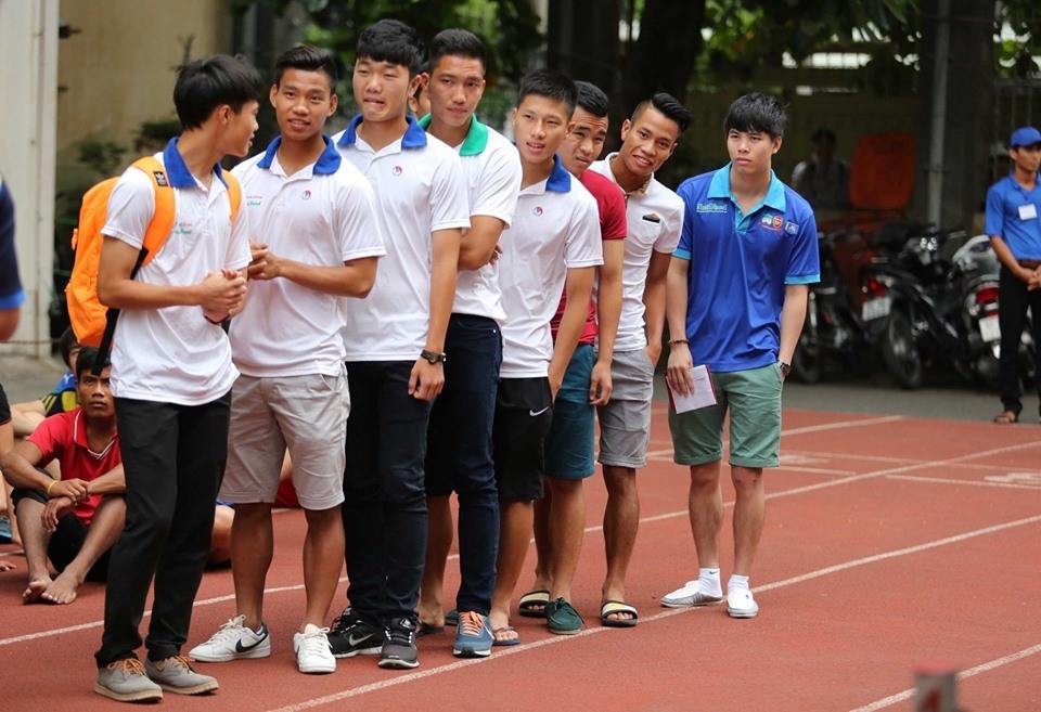 Lộ loạt ảnh dàn cầu thủ tuyển Việt Nam thời còn miệt mài đèn sách giữa kỳ thi THPT Quốc gia lo loat anh dan cau thu tuyen viet nam thoi con miet mai den sach giua ky thi thpt quoc gia