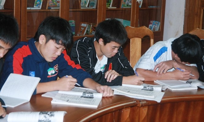 Lộ loạt ảnh dàn cầu thủ tuyển Việt Nam thời còn miệt mài đèn sách giữa kỳ thi THPT Quốc gia lo loat anh dan cau thu tuyen viet nam thoi con miet mai den sach giua ky thi thpt quoc gia