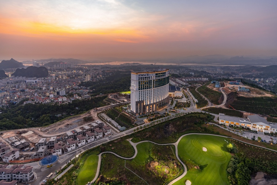 FLC Hạ Long - Thức dậy giữa kỳ quan flc ha long thuc day giua ky quan