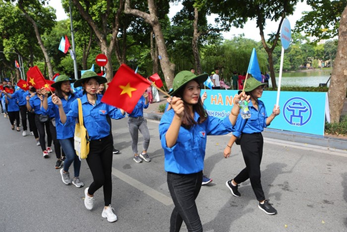 di bo vi hoa binh va le hoi duong pho o ha noi