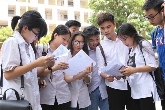 Gần 800 điểm 10 môn GDCD, không có điểm 10 môn Ngữ Văn gan 800 diem 10 mon gdcd va khong co diem 10 mon ngu van