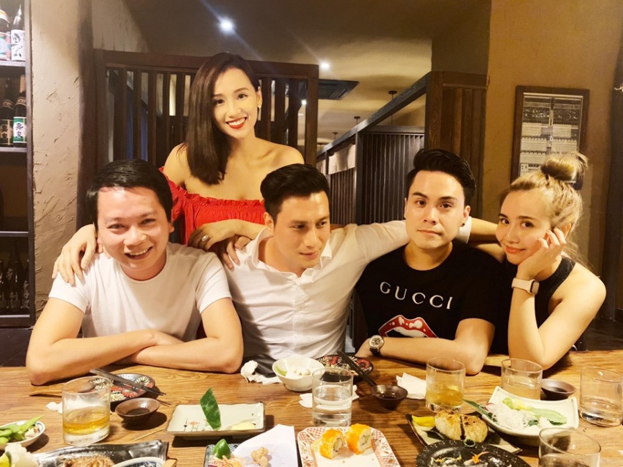 Facebook sao Việt (16/7): Hoa hậu Đỗ Mỹ Linh và mẹ đăng ký hiến tạng facebook sao viet 167 hoa hau do my linh va me dang ky hien tang