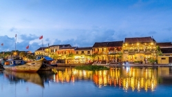 ky niem 5 nam ket nghia pho co duc duoc thap sang bang hang tram chiec den long hoi an