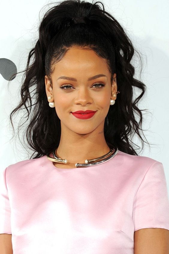 Sở hữu khối tài sản 600 triệu USD, Rihanna đã kiếm và tiêu tiền như thế nào? so huu khoi tai san 600 trieu usd rihanna da kiem va tieu tien nhu the nao