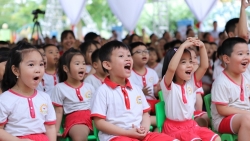 bua an hoc duong cua tre em con thieu cac vi chat thiet yeu