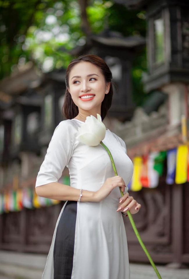 Facebook sao Việt hôm nay (5/8): Nhã Phương lần đầu công khai chuyện sinh con facebook sao viet hom nay 58 nha phuong lan dau cong khai chuyen sinh con