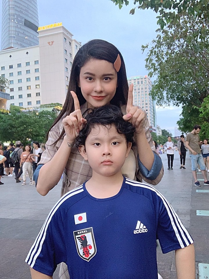 Facebook sao Việt hôm nay (5/8): Nhã Phương lần đầu công khai chuyện sinh con facebook sao viet hom nay 58 nha phuong lan dau cong khai chuyen sinh con