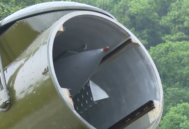 Xem "Rồng lửa" P-35B khai hoả bảo vệ Biển Đông uy luc dang gom cua ten lua diet ham hanh trinh p 35b nang ca tan co the ha guc tau san bay