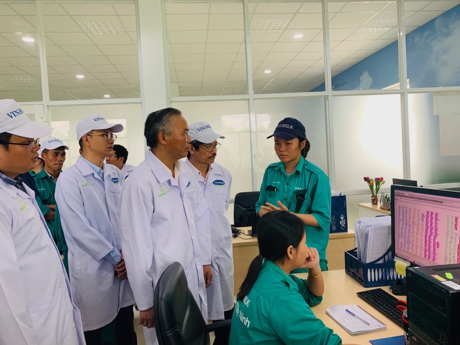 "Resort" bò sữa Tây Ninh là hạt nhân để xây dựng vùng chăn nuôi bò sữa an toàn dịch bệnh resort bo sua tay ninh la hat nhan de xay dung vung chan nuoi bo sua an toan dich benh
