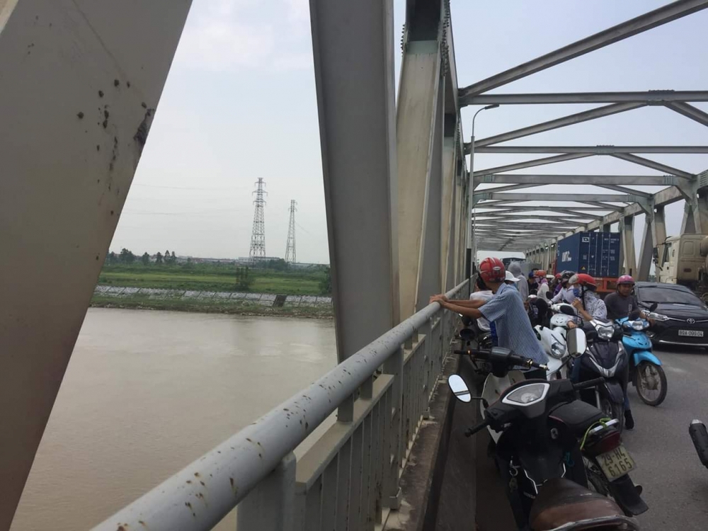 Bắc Ninh: Túng quẫn vì nợ nần, người phụ nữ dựng hiện trường nhảy cầu tự tử giả bac ninh tung quan vi no nan nguoi phu nu dung hien truong nhay cau tu tu gia