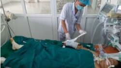 san phu bau 37 tuan tuoi xang tu thieu thai nhi nguy kich