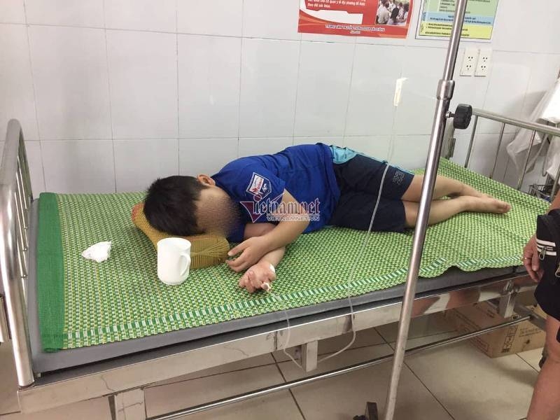 Hải Phòng: 4 học sinh nghi bị sốc ma túy do uống chung chai sữa? hai phong 4 hoc sinh nghi bi soc ma tuy do uong chung chai sua