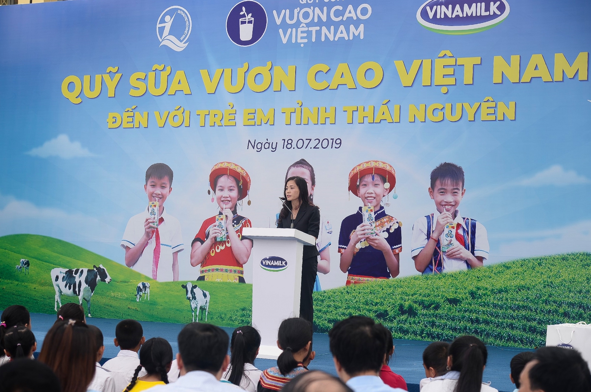 Nỗ lực vì sứ mệnh: “Để mọi trẻ em đều được uống sữa mỗi ngày” no luc vi su menh de moi tre em deu duoc uong sua moi ngay