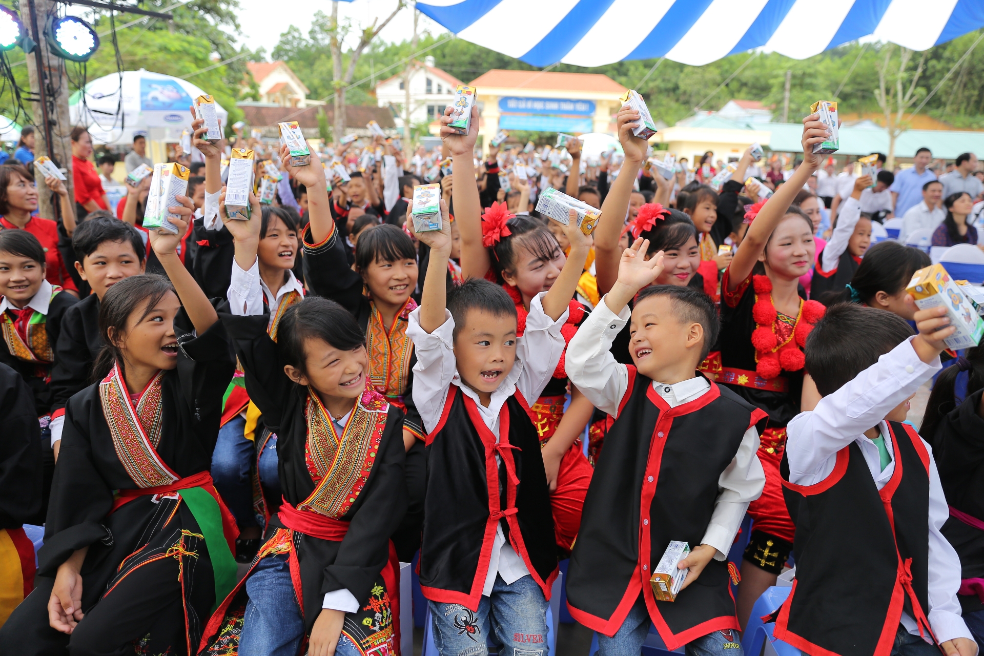 Nỗ lực vì sứ mệnh: “Để mọi trẻ em đều được uống sữa mỗi ngày” no luc vi su menh de moi tre em deu duoc uong sua moi ngay