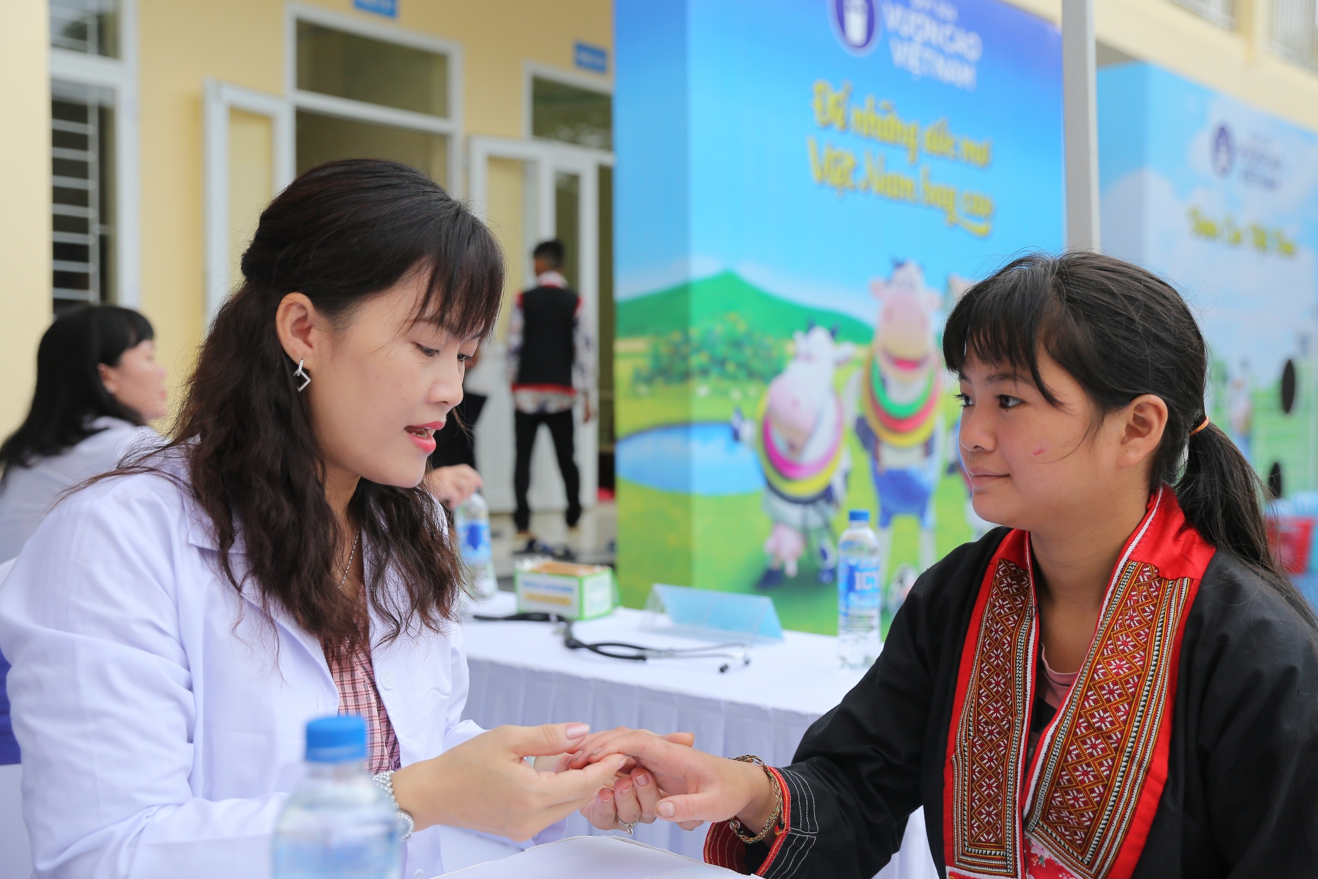 Nỗ lực vì sứ mệnh: “Để mọi trẻ em đều được uống sữa mỗi ngày” no luc vi su menh de moi tre em deu duoc uong sua moi ngay