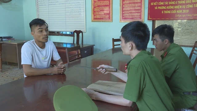Chém lìa cánh tay cán bộ y tế xã vì nghi dụ dỗ vợ mình vào nhà nghỉ dak lak chem lia canh tay can bo y te xa vi nghi du do vo minh vao nha nghi