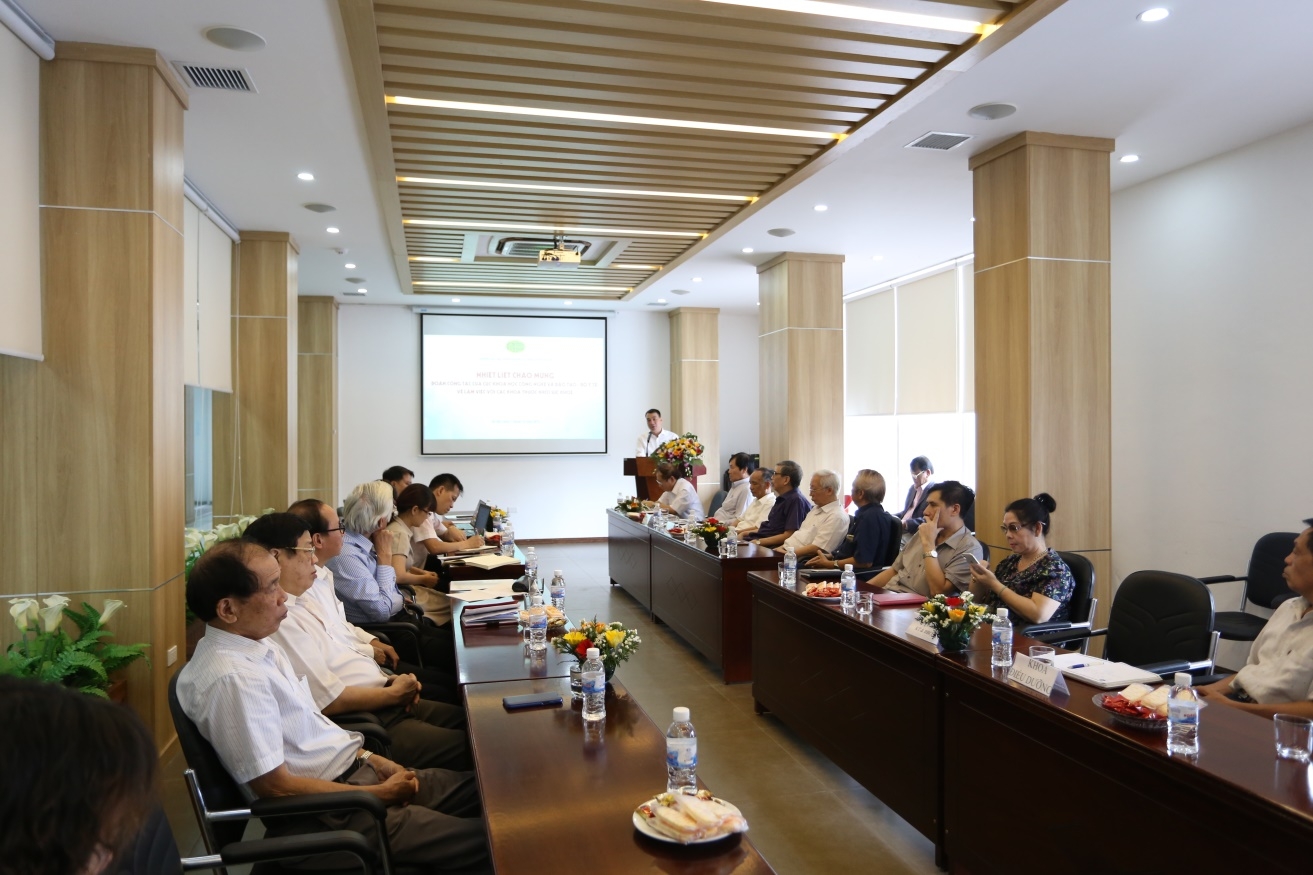 Đón tiếp đoàn Cục Khoa học Công nghệ và Đào tạo - Bộ Y tế đến thăm và làm việc tại Trường ĐH Kinh doanh và Công nghệ Hà Nội don tiep doan cuc khoa hoc cong nghe va dao tao bo y te den tham va lam viec tai truong dh kinh doanh va cong nghe ha noi