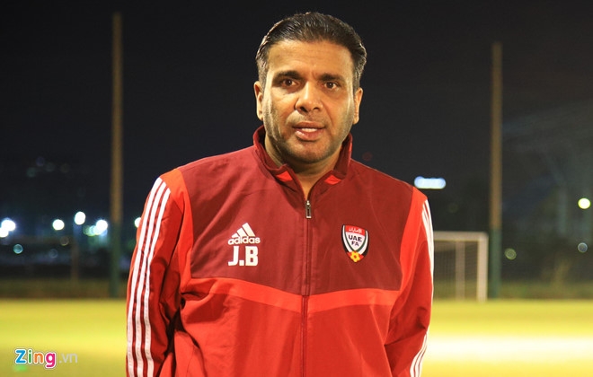 Trưởng đoàn U22 UAE: "U22 Việt Nam là một đội bóng mạnh trong khu vực và giàu kinh nghiệm" truong doan u22 uae u22 viet nam la mot doi bong manh trong khu vuc va giau kinh nghiem
