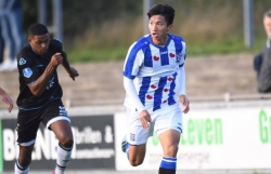hlv truong sc heerenveen he lo thoi diem cho van hau da chinh thuc