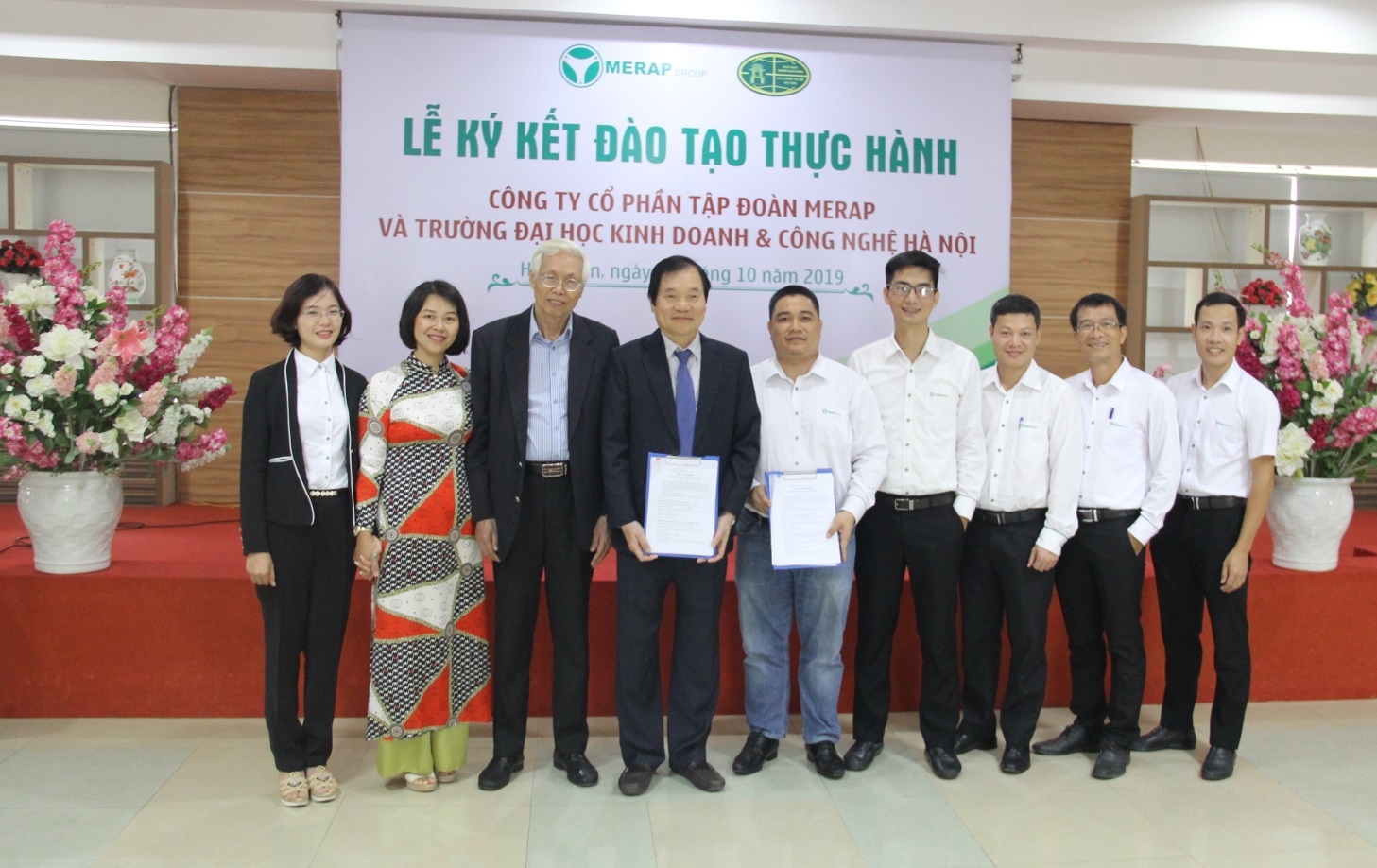 Lễ ký kết văn bản hợp tác đào tạo thực hành giữa Trường ĐH Kinh doanh và Công nghệ Hà Nội và Công ty Cổ phần Tập đoàn Merap le ky ket van ban hop tac dao tao thuc hanh giua truong dh kinh doanh va cong nghe ha noi va cong ty co phan tap doan merap