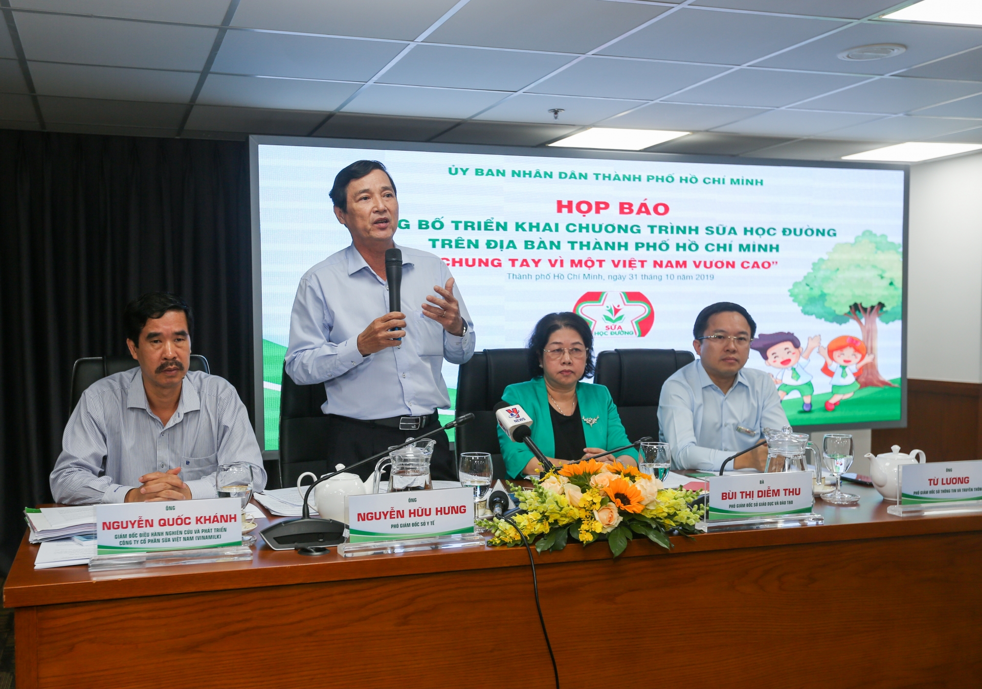 Hơn 300.000 trẻ em ở TP. HCM chính thức thụ hưởng chương trình Sữa học đường hon 300000 tre em o tp hcm chinh thuc thu huong chuong trinh sua hoc duong