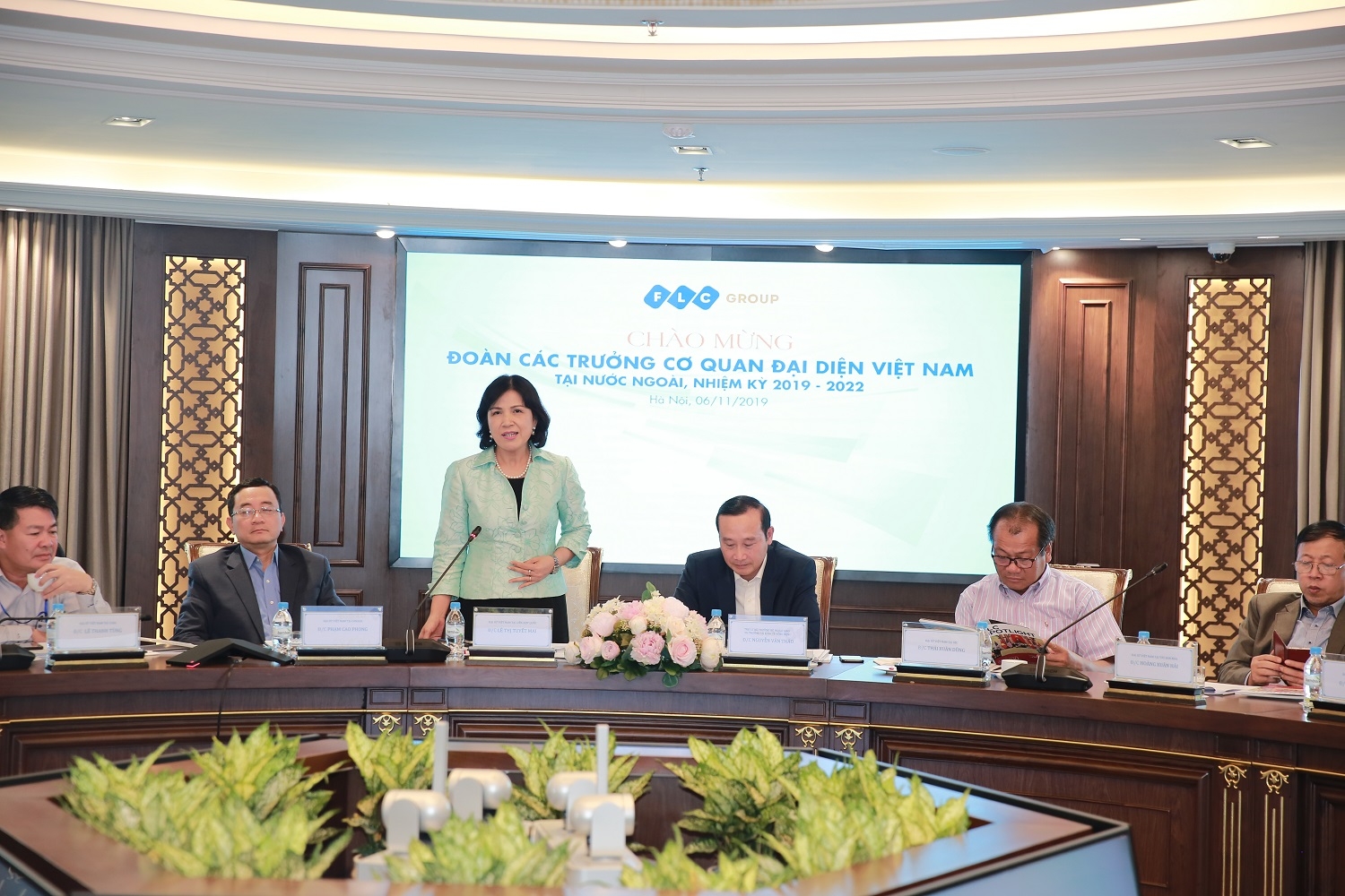 Tập đoàn FLC gặp mặt Đoàn trưởng các cơ quan đại diện Việt Nam tại nước ngoài nhiệm kỳ 2019 – 2022 tap doan flc gap mat doan truong cac co quan dai dien viet nam tai nuoc ngoai nhiem ky 2019 2022