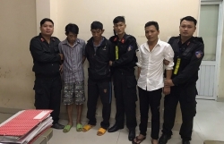 2 doi tuong cau trom cho bi dan lang vay danh dot xe o nghe an