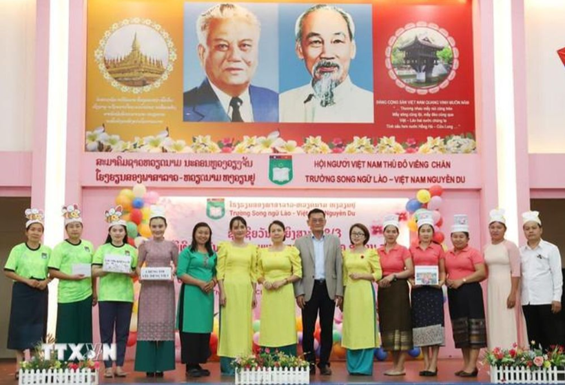 ການປະກວດຖາມ-ຕອບ ພາສາຫວຽດນາມ ສໍາລັບບັນດາຄູອາຈານລາວ ຢ່າງຟົດຟື້ນ ການປະກວດຖາມ-ຕອບ ພາສາຫວຽດນາມ ສໍາລັບບັນດາຄູອາຈານລາວ ຢ່າງຟົດຟື້ນ