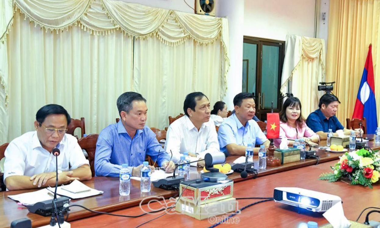 ກ່າເມົາ-ຄຳມ່ວນ ຈັດກອງປະຊຸມຕີລາຄາໂຄງການປູກເຂົ້າປະສົມກັບການລ້ຽງກຸ້ງ