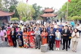 ຊາວຫວຽດນາມ ອາໄສຢູ່ຕ່າງປະເທດກັບຄືນເຂົ້າຮ່ວມພິທີໄຫວ້ບູຊາບັນພະບຸລຸດເຈົ້າຊີວິດຮຸ່ງ ແລະຊອກຫາກາລະໂອກາດລົງທຶນຢູ່ ຝູເຖາະ ແລະ ຕວຽນກວ່າງ