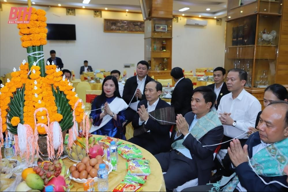 ຄະນະຜູ້ແທນຂັ້ນສູງແຂວງ ແທັງຮ໋ວາ ອວຍພອນບຸນປີໃໝ່ຢູ່ແຂວງ ຫົວພັນ (ສປປ ລາວ) ຄະນະຜູ້ແທນຂັ້ນສູງແຂວງ ແທັງຮ໋ວາ ອວຍພອນບຸນປີໃໝ່ຢູ່ແຂວງ ຫົວພັນ (ສປປ ລາວ)