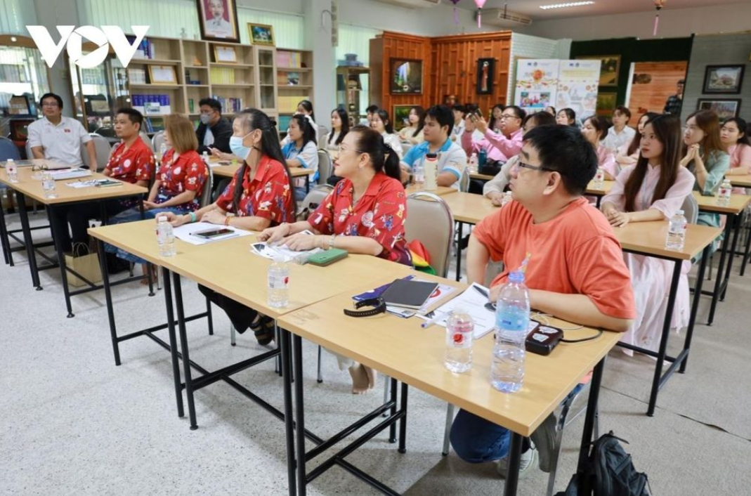 ຊຸກຍູ້ການຮຽນພາສາຫວຽດ ຢູ່ພາກຕາເວັນອອກສ່ຽງເໜືອຂອງໄທ ແລະ ລາວ ຊຸກຍູ້ການຮຽນພາສາຫວຽດ ຢູ່ພາກຕາເວັນອອກສ່ຽງເໜືອຂອງໄທ ແລະ ລາວ