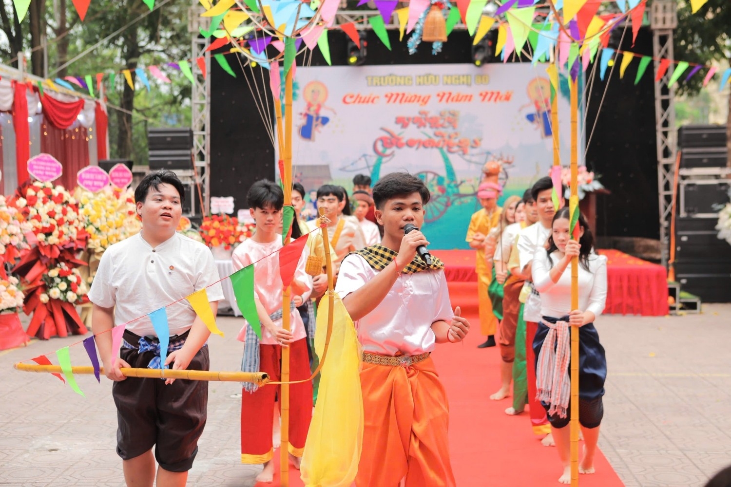 ນັກສຶກສາລາວ, ກຳປູເຈຍ ສະຫຼອງບຸນປີໃໝ່ປະເພນີ ຢູ່ໂຮງຮຽນມິດຕະພາບ 80 ນັກສຶກສາລາວ, ກຳປູເຈຍ ສະຫຼອງບຸນປີໃໝ່ປະເພນີ ຢູ່ໂຮງຮຽນມິດຕະພາບ 80