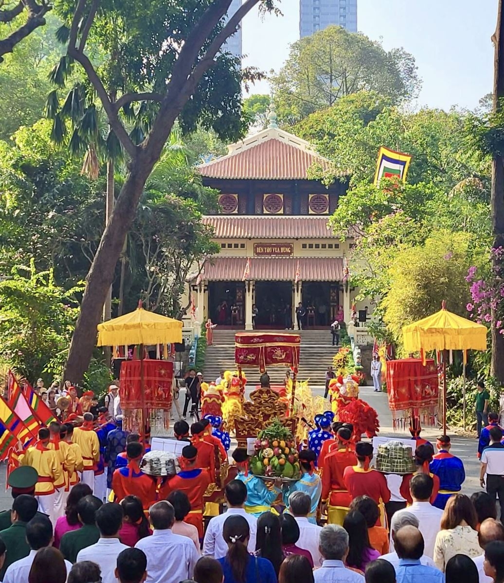 ນະຄອນໂຮ່ຈີມິນ ຈັດພິທີສະເຫຼີມສະຫຼອງວັນບຸນໄຫວ້ພະເຈົ້າຮຸ່ງ ຢ່າງສົມກຽດ, ເຜີຍແຜ່ຈິດວິນຍານມຸ່ງສູ່ຕົ້ນກຳເນີດ