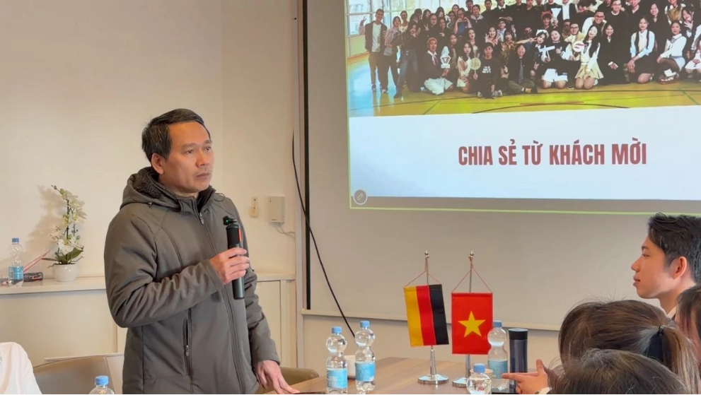 ນັກສຶກສາຫວຽດນາມ ຢູ່ ຟຣັງເຟີດ ເພີ່ມທະວີການເຊື່ອມຕໍ່ປະຊາຄົມ