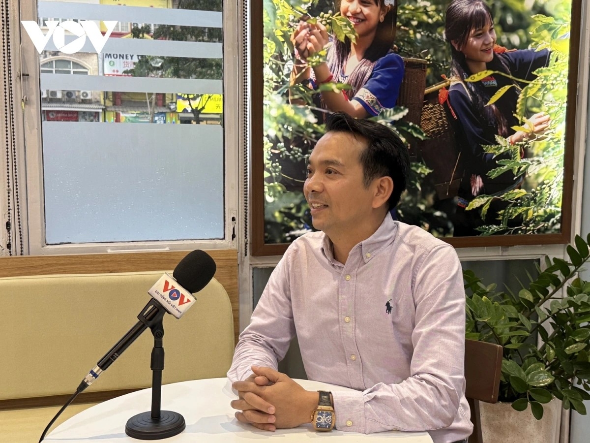 ຊາວຫວຽດນາມຢູ່ຕ່າງປະເທດສະໜັບສະໜູນຮູບແບບລັດຖະບານສອງຊັ້ນ, ເຊື່ອໝັ້ນການຫັນປ່ຽນອັນໃຫຍ່ຫຼວງຂອງບ້ານເກີດເມືອງນອນ ຊາວຫວຽດນາມຢູ່ຕ່າງປະເທດສະໜັບສະໜູນຮູບແບບລັດຖະບານສອງຊັ້ນ, ເຊື່ອໝັ້ນການຫັນປ່ຽນອັນໃຫຍ່ຫຼວງຂອງບ້ານເກີດເມືອງນອນ