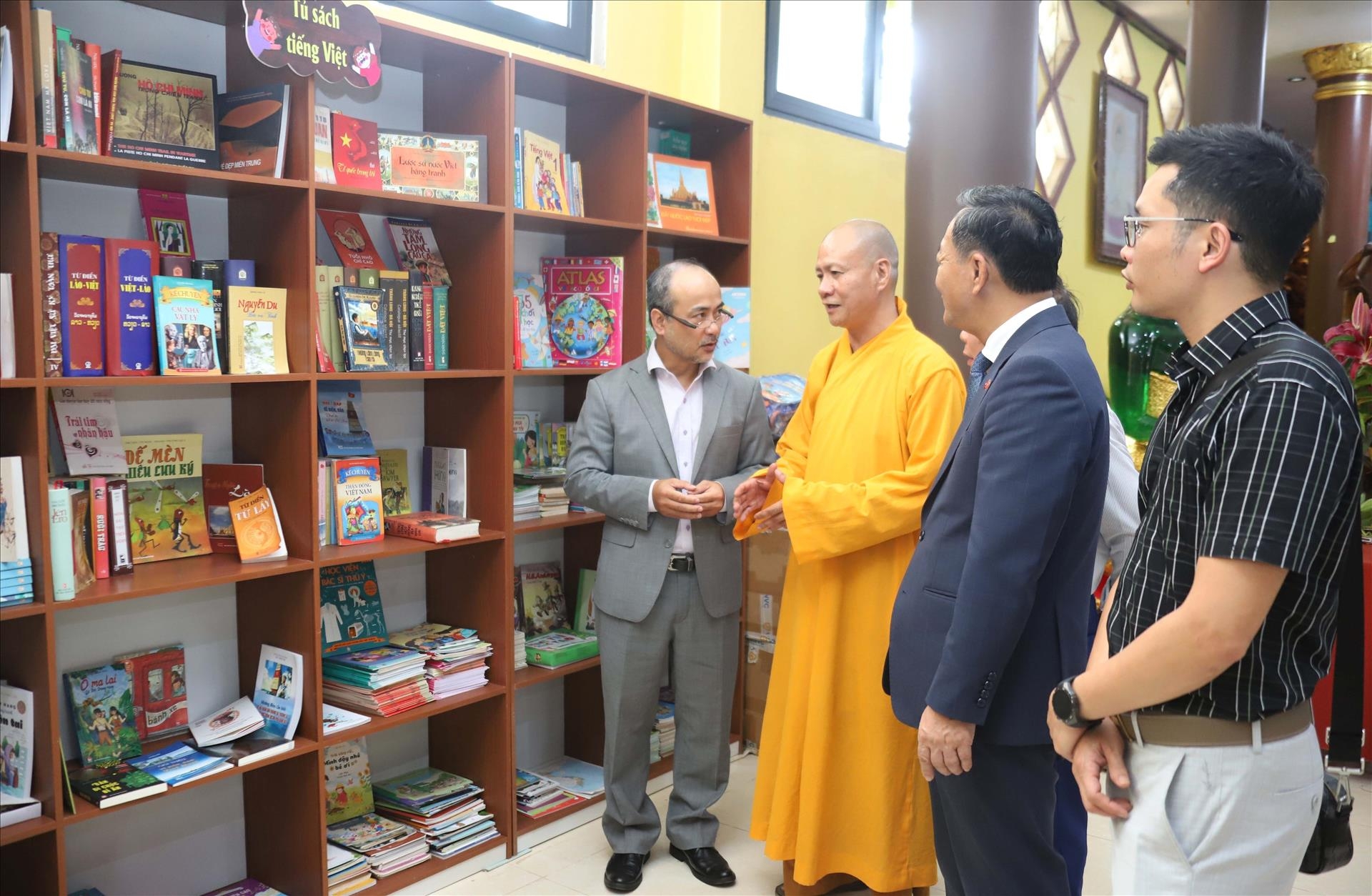 ເຜີຍແຜ່ວັດທະນະທຳ ແລະ ພາສາຫວຽດນາມ ຢູ່ລາວ ເຜີຍແຜ່ວັດທະນະທຳ ແລະ ພາສາຫວຽດນາມ ຢູ່ລາວ