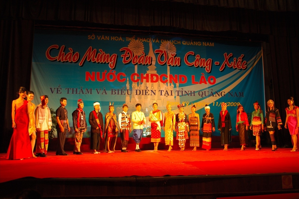 ພັດທະນາວັດທະນະທຳຢູ່ເຂດຊາຍແດນ ຫວຽດນາມ - ລາວ - ກຳປູເຈຍ ພັດທະນາວັດທະນະທຳຢູ່ເຂດຊາຍແດນ ຫວຽດນາມ - ລາວ - ກຳປູເຈຍ
